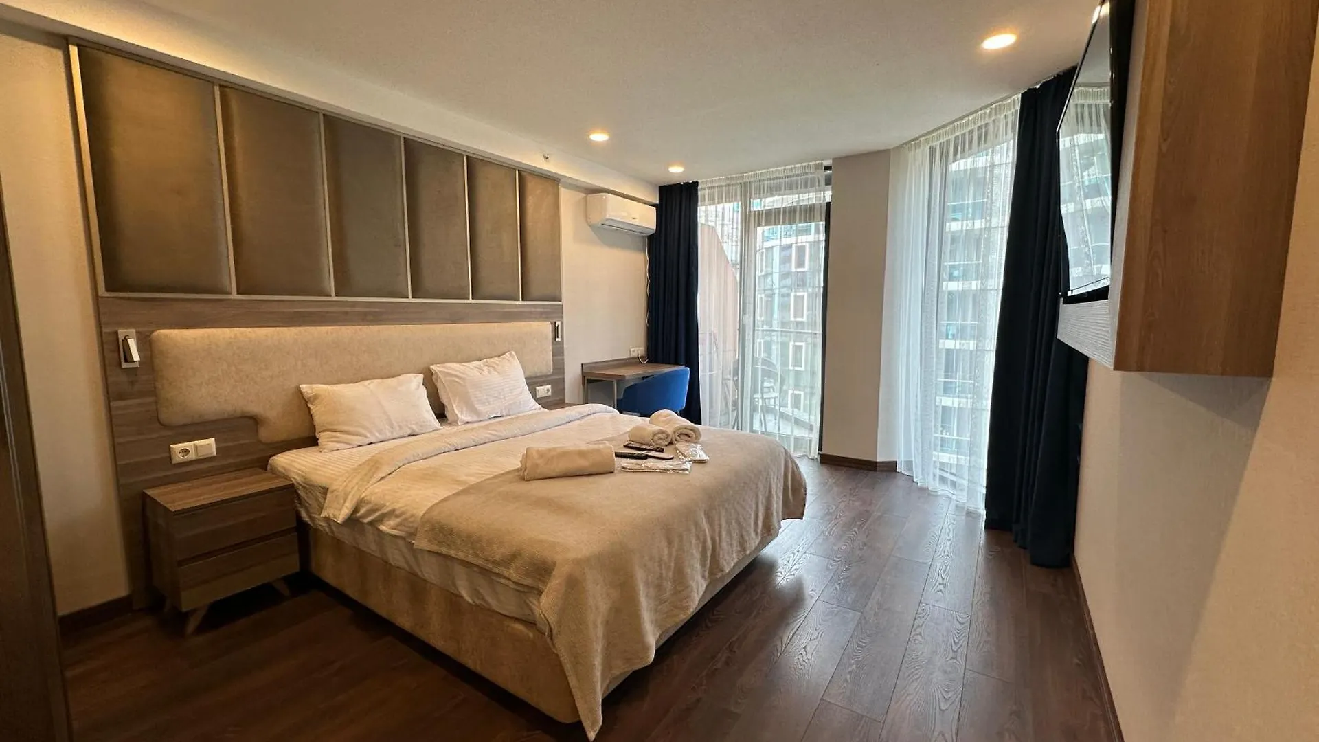 Seaside Sunny Apartments 95C Batumi