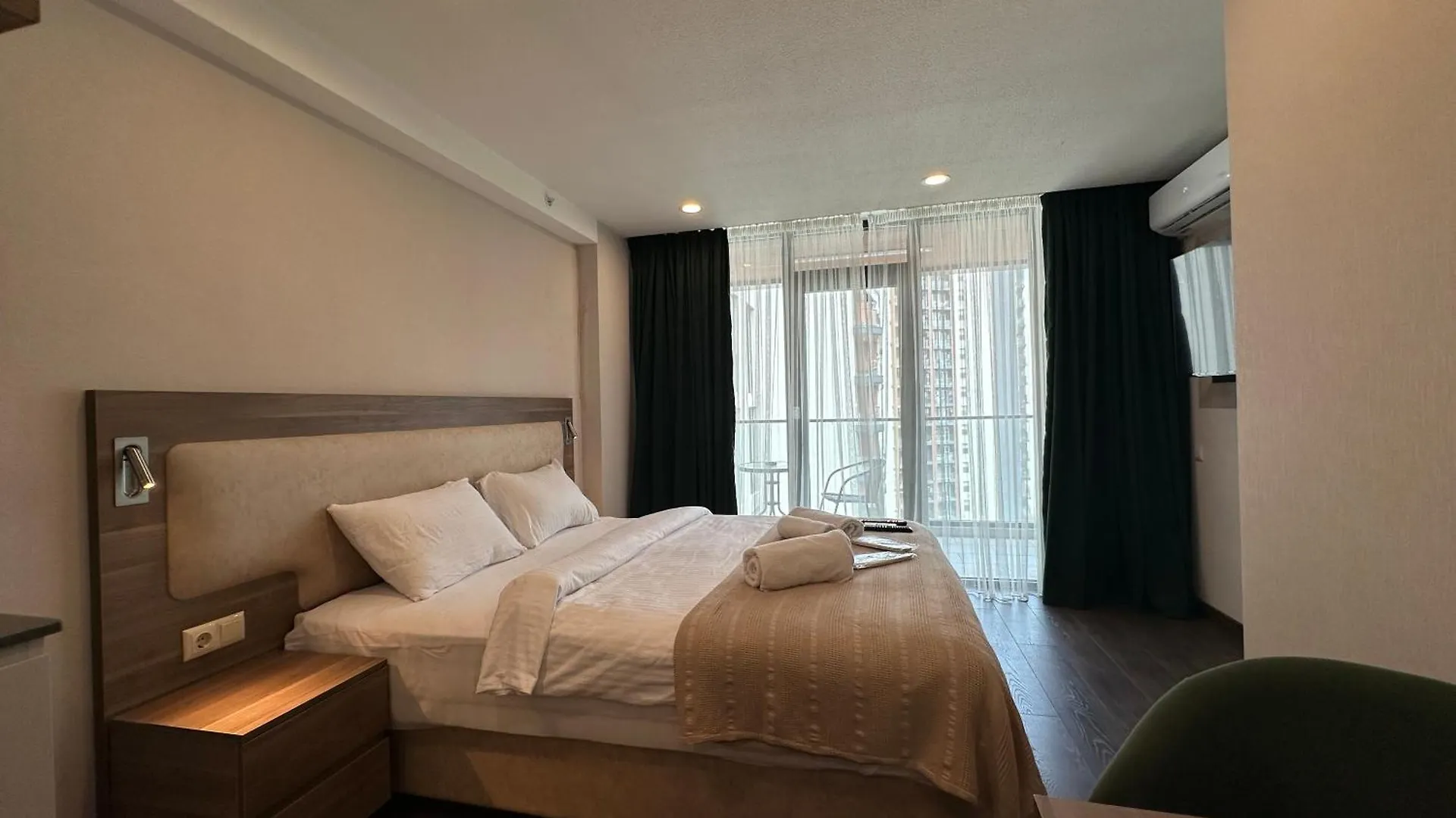 Seaside Sunny Apartments 95C Batumi