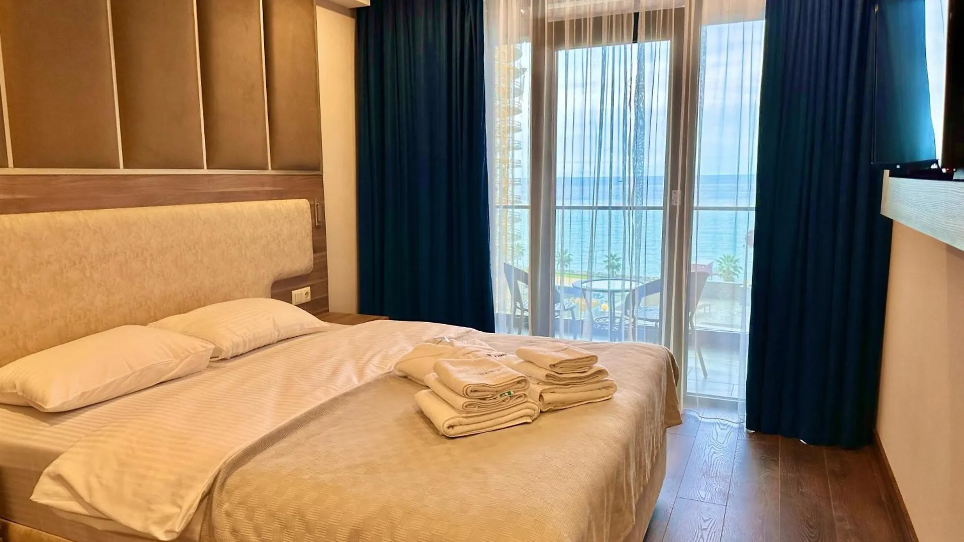 Seaside Sunny Apartments 95C Batumi